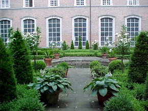 averbode05.jpg (33789 bytes)