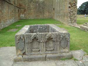 egglestone12.jpg (25157 bytes)