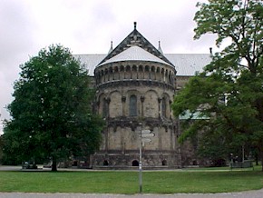 lund102.jpg (25829 bytes)