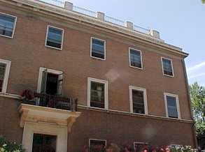 Curia07.jpg (22403 bytes)