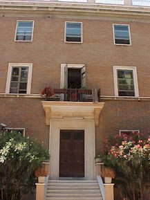 Curia08.jpg (23146 bytes)