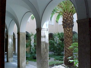 Curia10.jpg (24537 bytes)