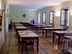 Curia12.jpg (21871 bytes)