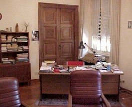 Curia24.jpg (20668 bytes)