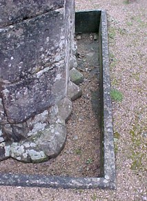 shap-02.jpg (34595 bytes)